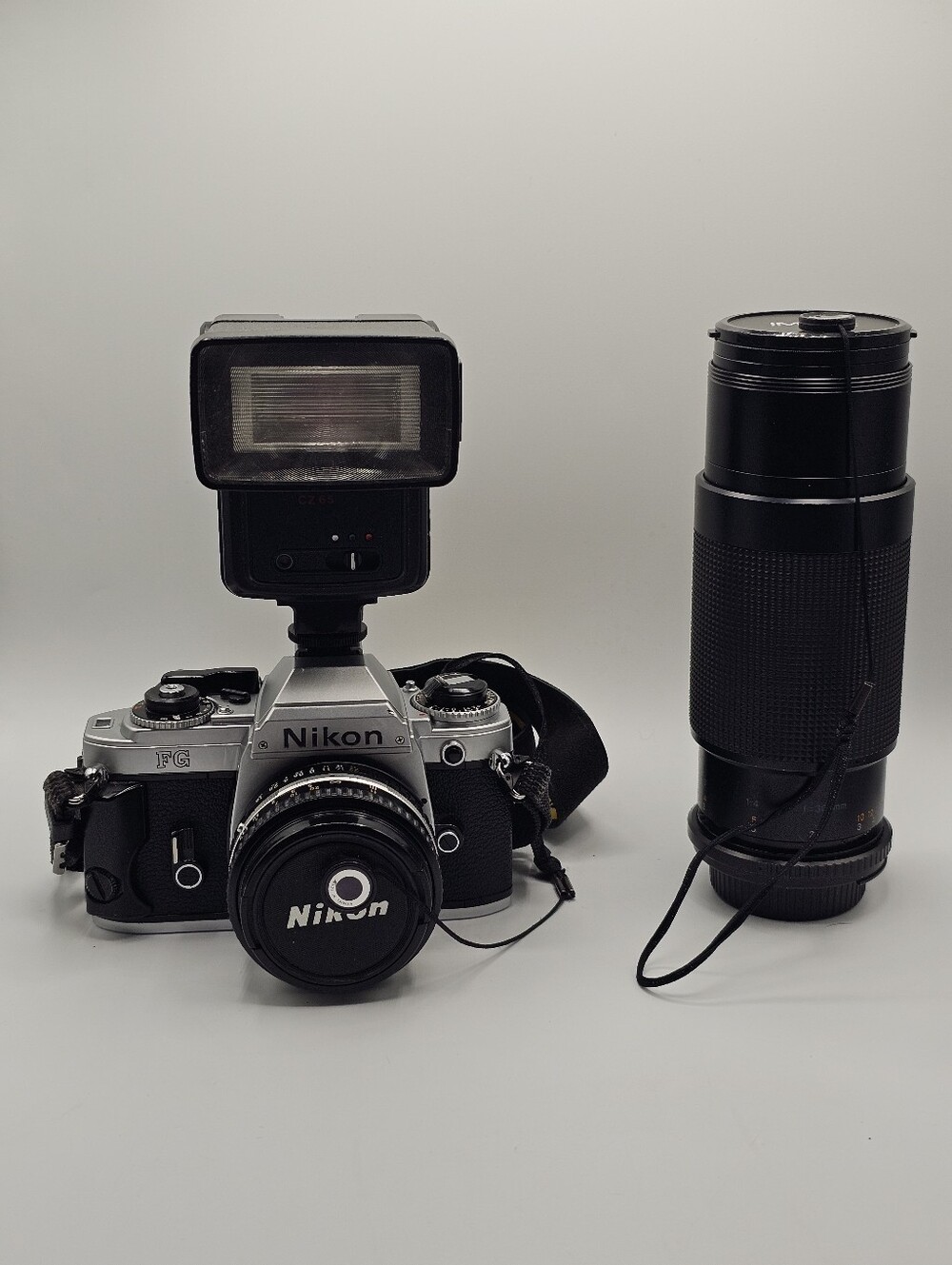 Vintage Nikon FG Film Camera Original Lens, Long Manual Zoom Lens, Flash Works - Picture 5 of 7